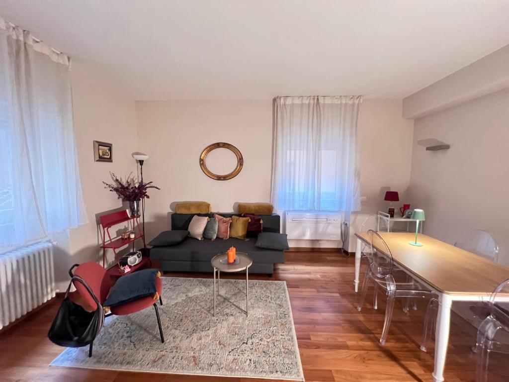 Contemporary central with lift and Ac apartment – Lucca